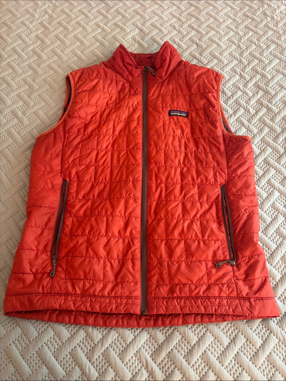 Patagonia mens Red-Orange Quilted Vest with Zippered Pockets